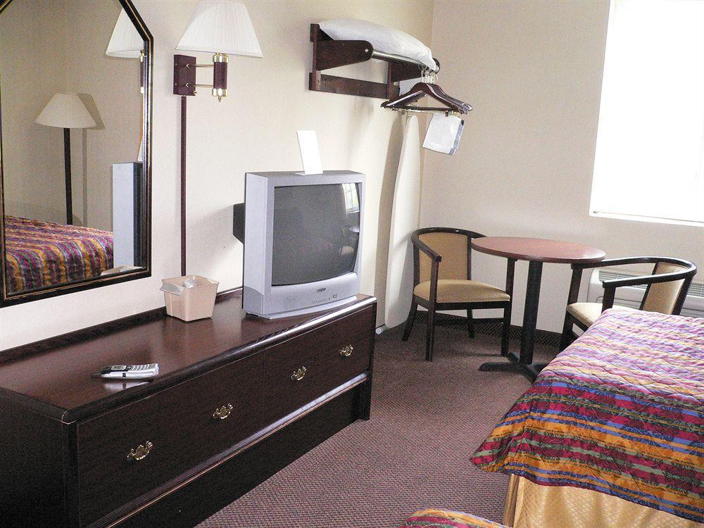 Super 8 By Wyndham Harrisburg Hershey North Exterior foto
